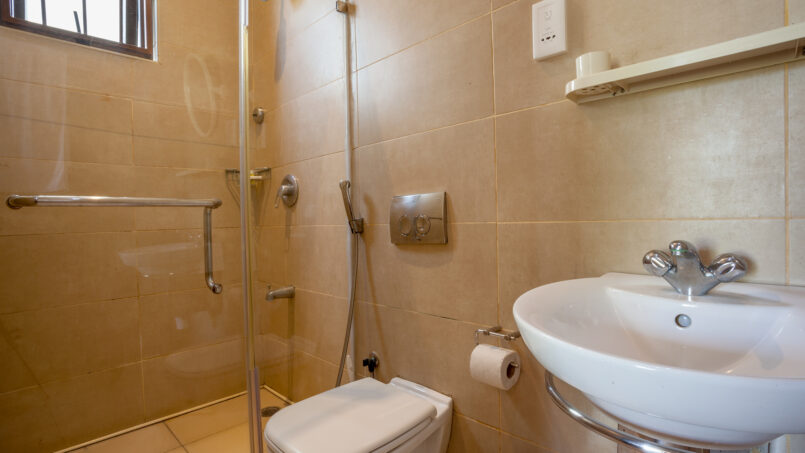Amani Luxury Apartments Diani bathroom