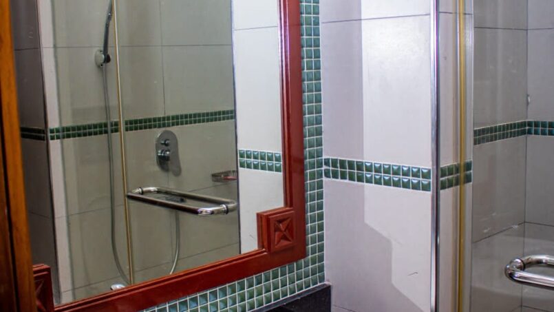 luxurious en-suite bathrooms with modern fixtures